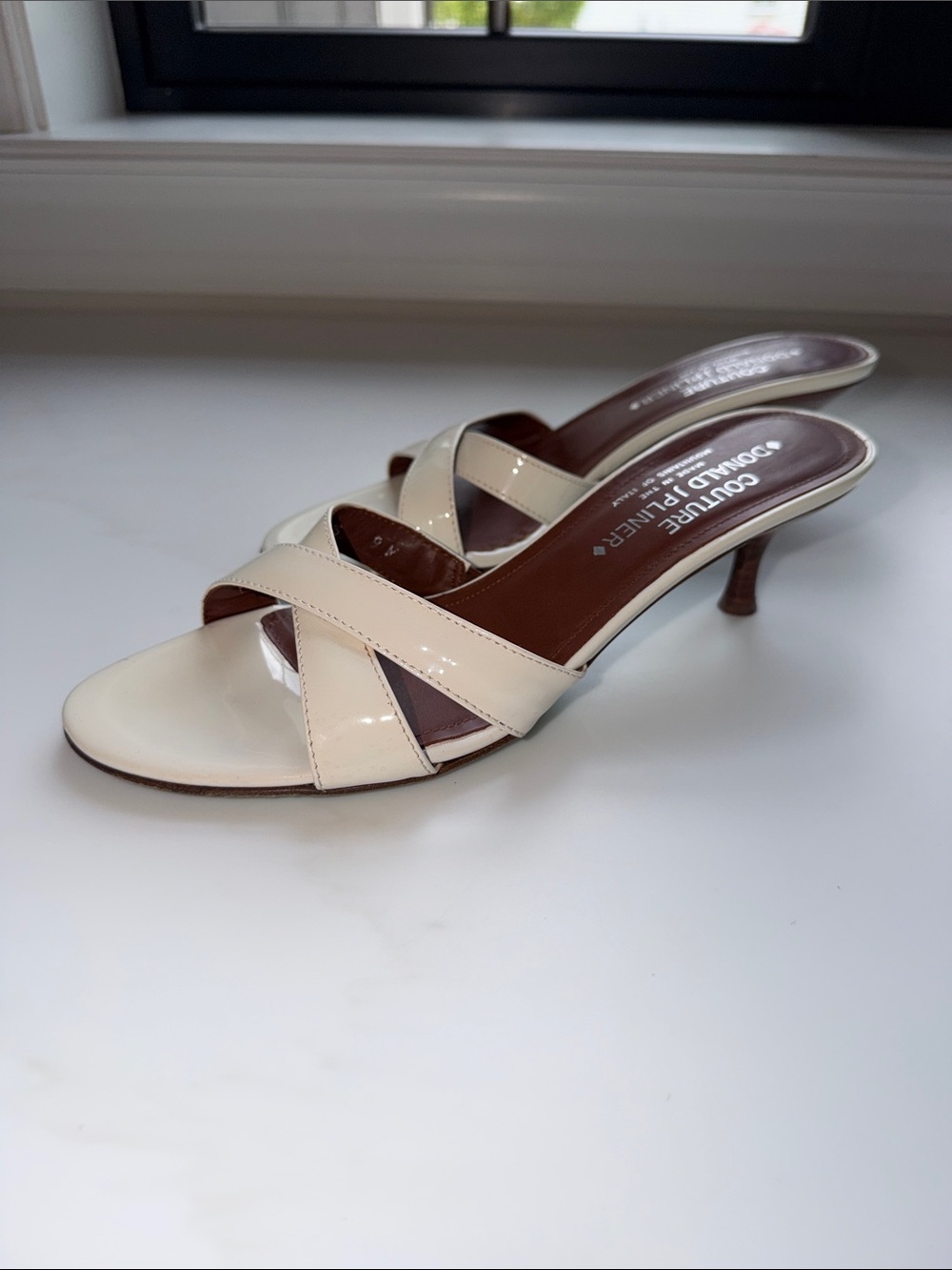 Donald J Pliner white patent leather kitten heels